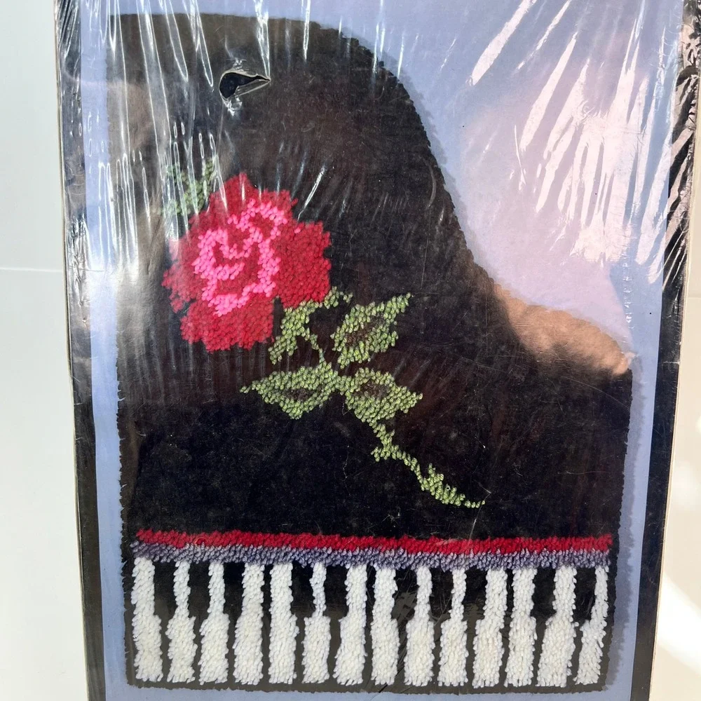 Bucilla Baby Grand Latch‎ Hook Wall Hanging Craft Kit Rose Piano Keyboard Sealed